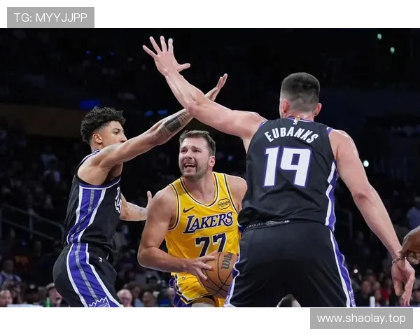 果然是你东契奇走廊欲揍施罗德