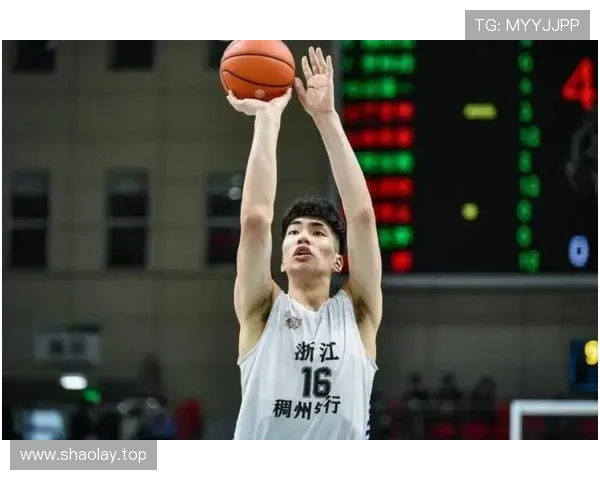 余嘉豪西乙内线称霸全场助队胜